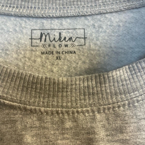 Miken Women’s super soft “THANKFUL HEART” Sweatshirt Size XL- Like New - Picture 4 of 4